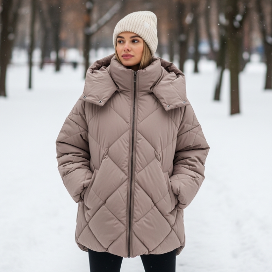 Cloud Yumuşak Dokulu Kapüşonlu Şişme Mont resmi